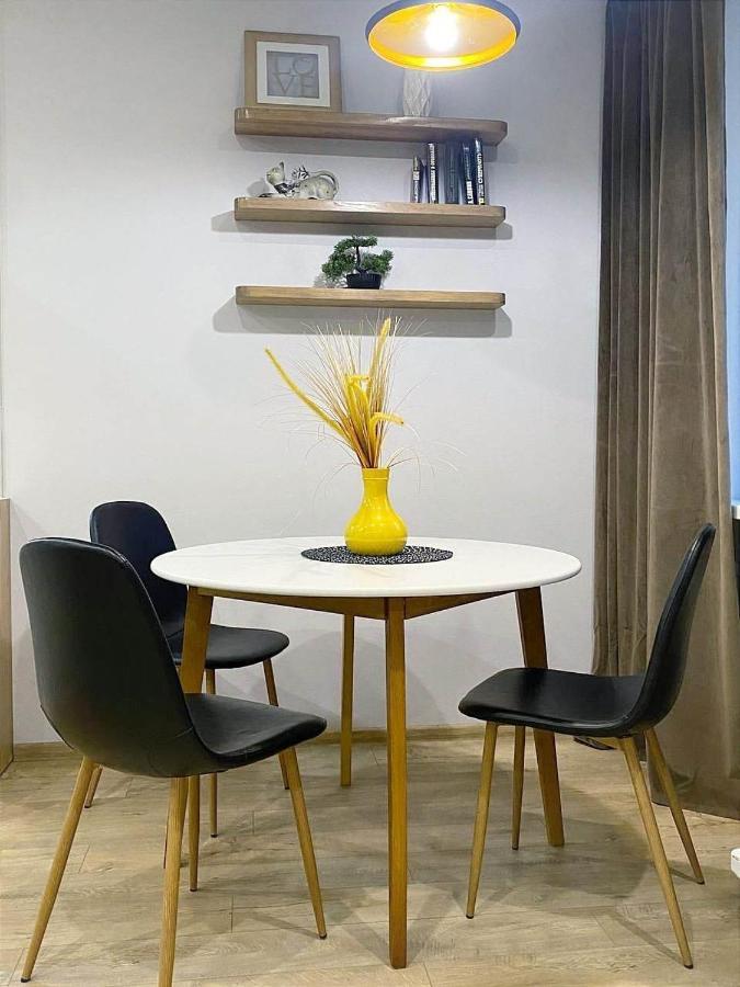 Stylish Apartment In The Historic Center Chernihiv Exterior photo