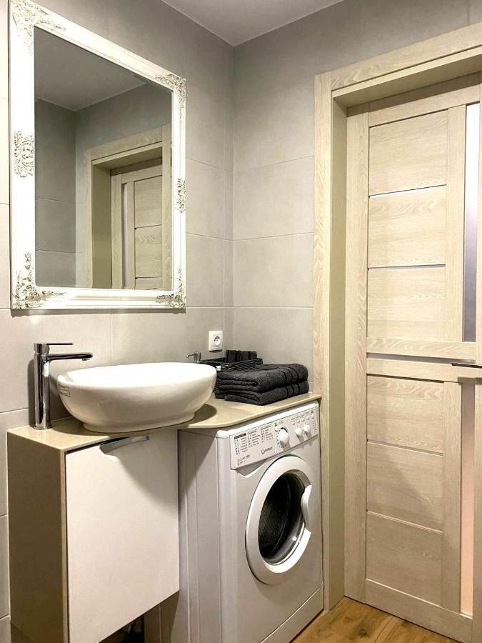 Stylish Apartment In The Historic Center Chernihiv Exterior photo